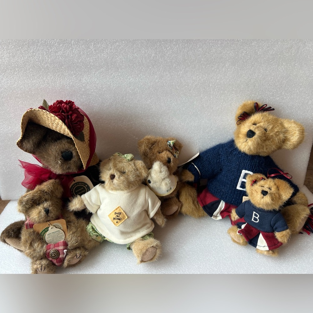 Boyd’s Bears lot of 6 brown bears